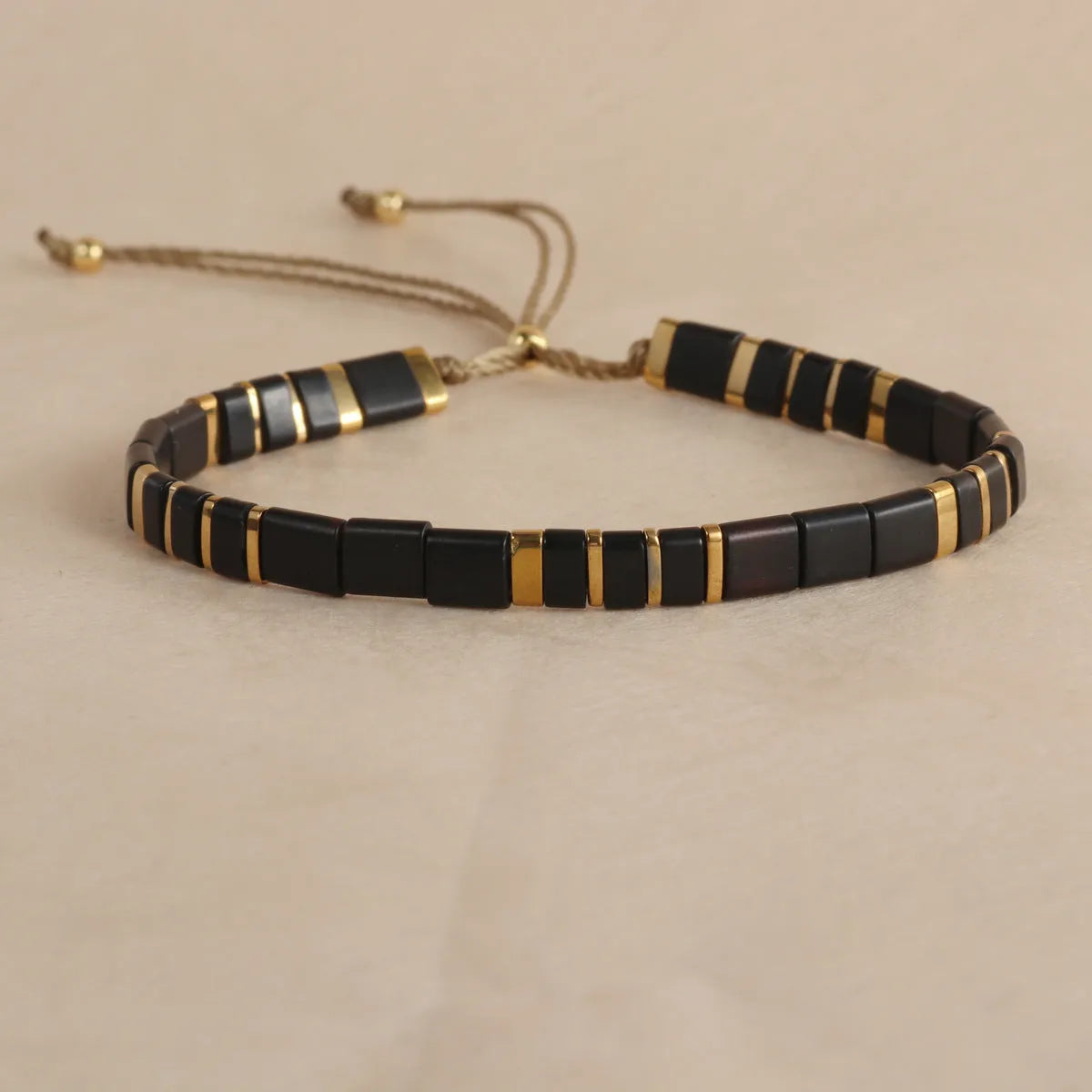 Geometric glass beaded bracelet in European styling with round beads and five colour options