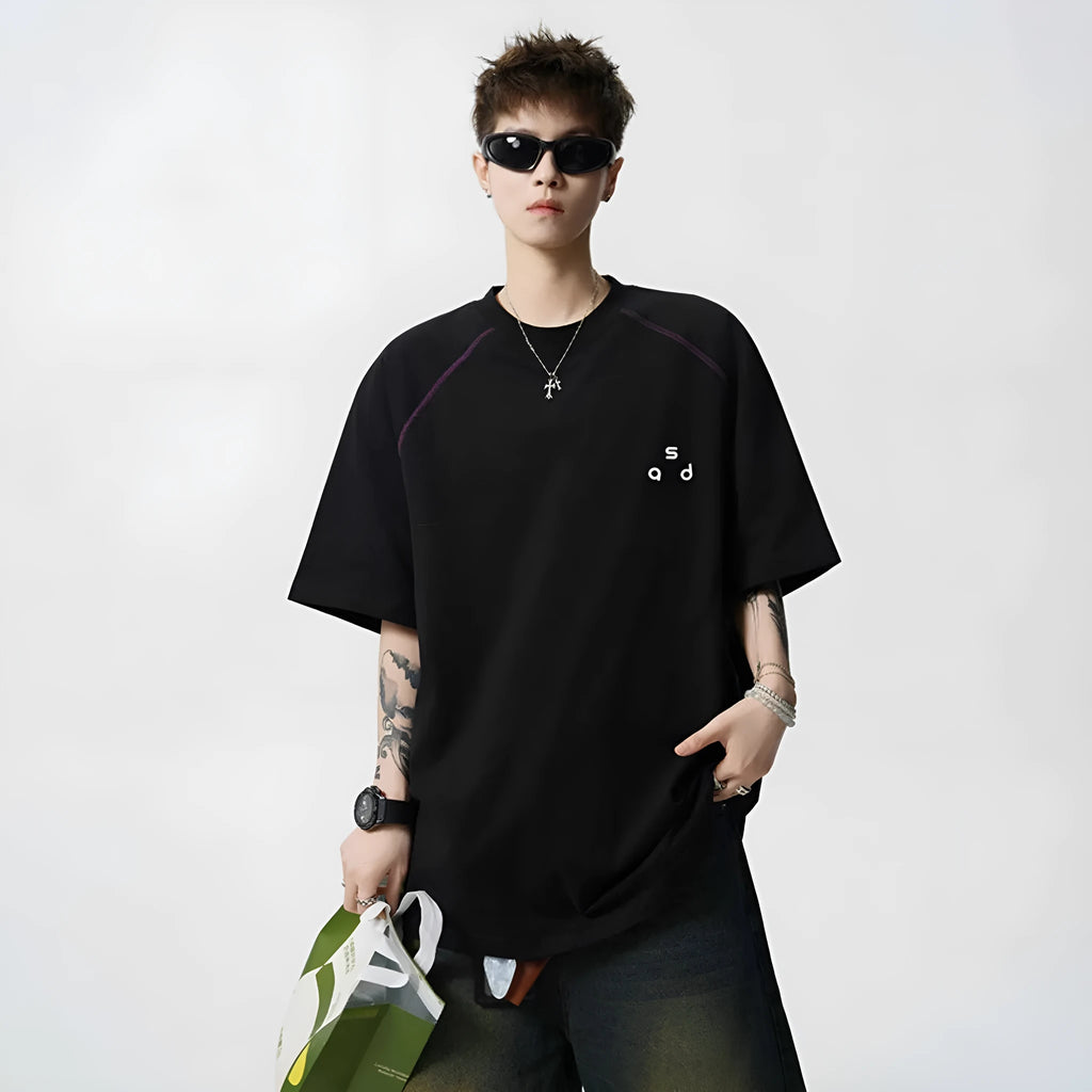 Cotton letter print short-sleeve t-shirt in loose fit with round neck collar in black and white colour options