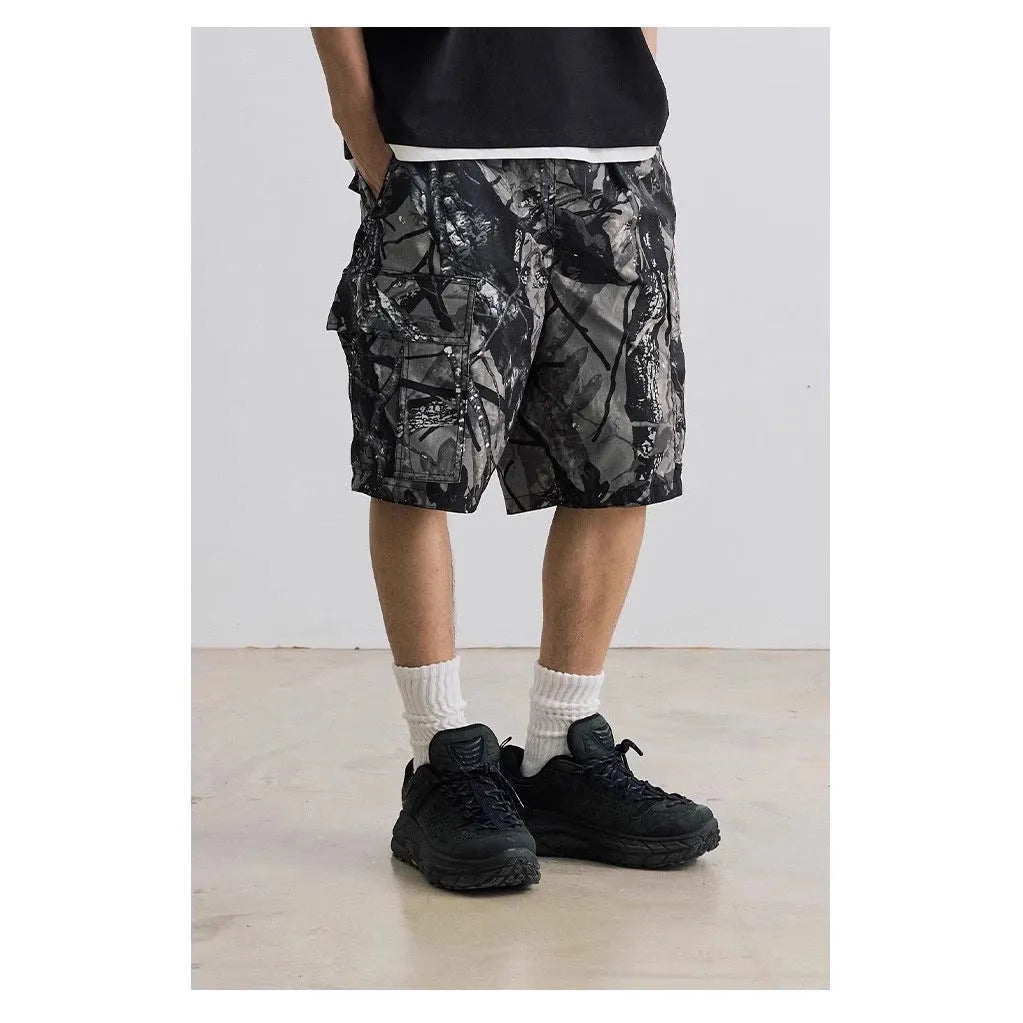 Loose casual straight-leg denim shorts in black or army green with micro-elastic waistband