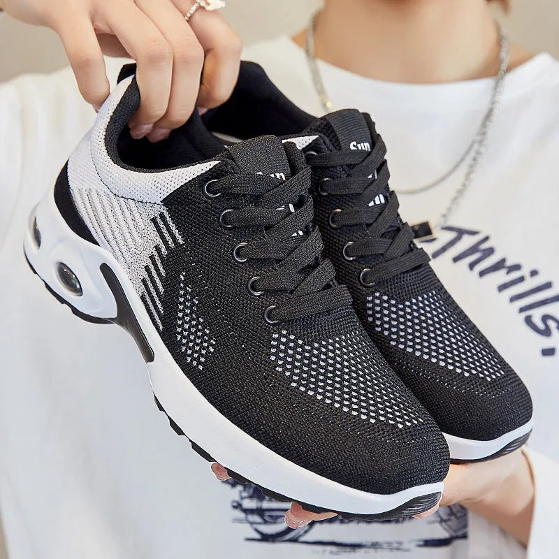 Women's flyknit running shoes with stripe pattern in multiple colour options