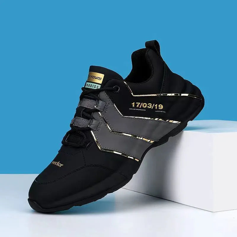 Casual sneakers with mesh lining and plastic soles in black and grey colour