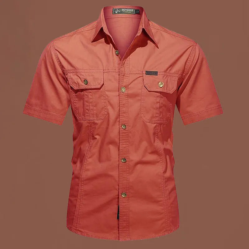 Men's short sleeve cotton work shirt in loose fit with non-ironing treatment