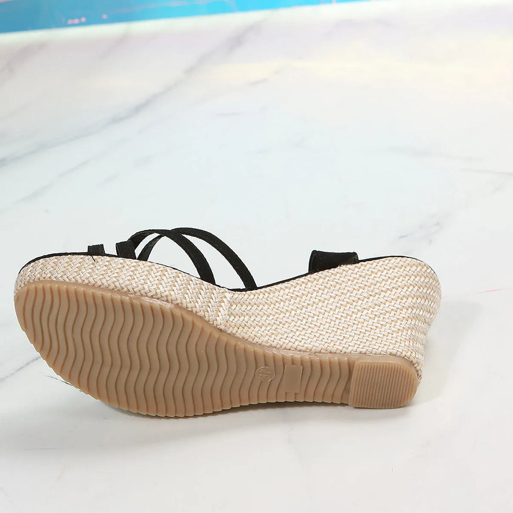 Women's wedge sandals with fish mouth toe in black and beige colour options