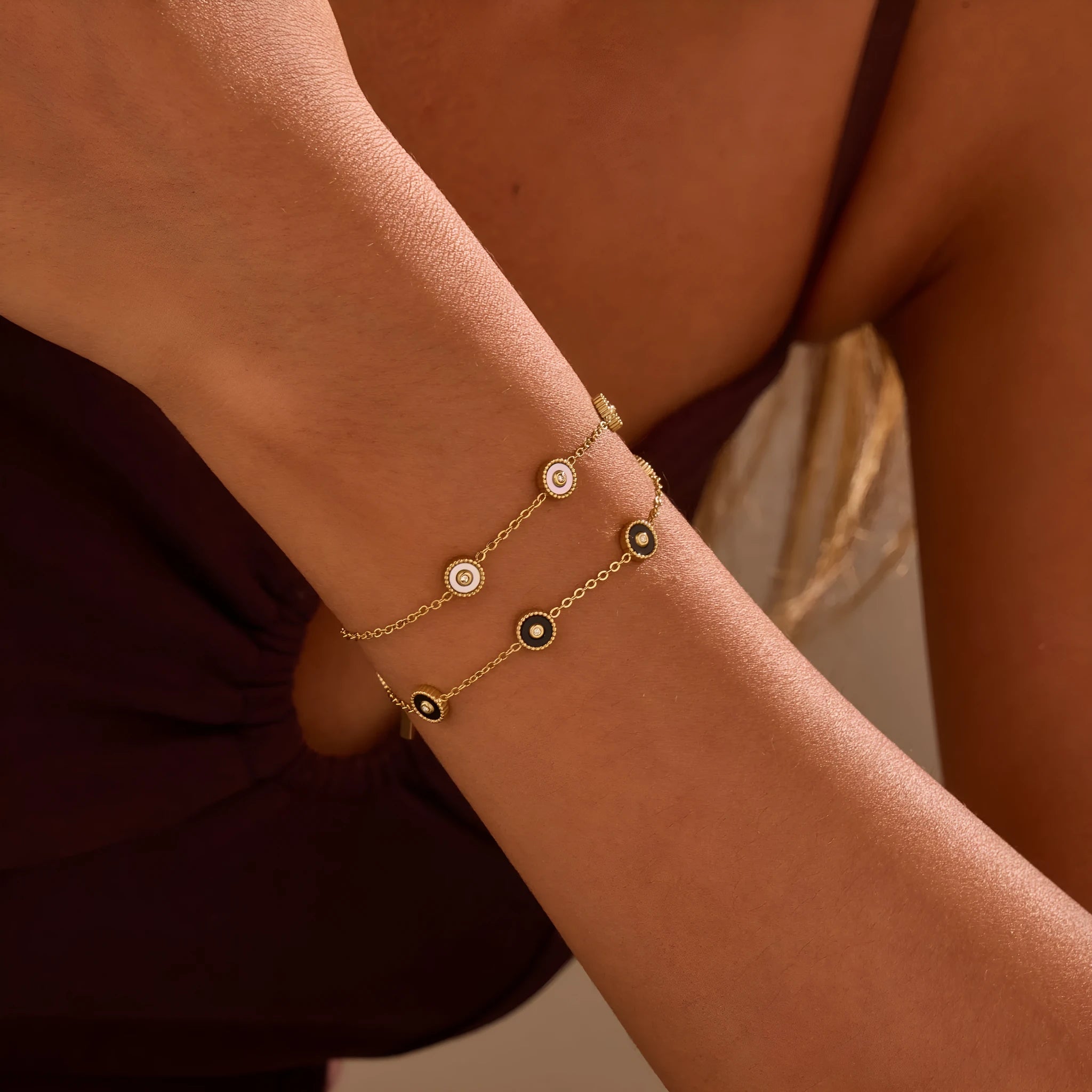 Women's geometric stainless steel bracelet and necklace set with 18K gold plating and fritillary design