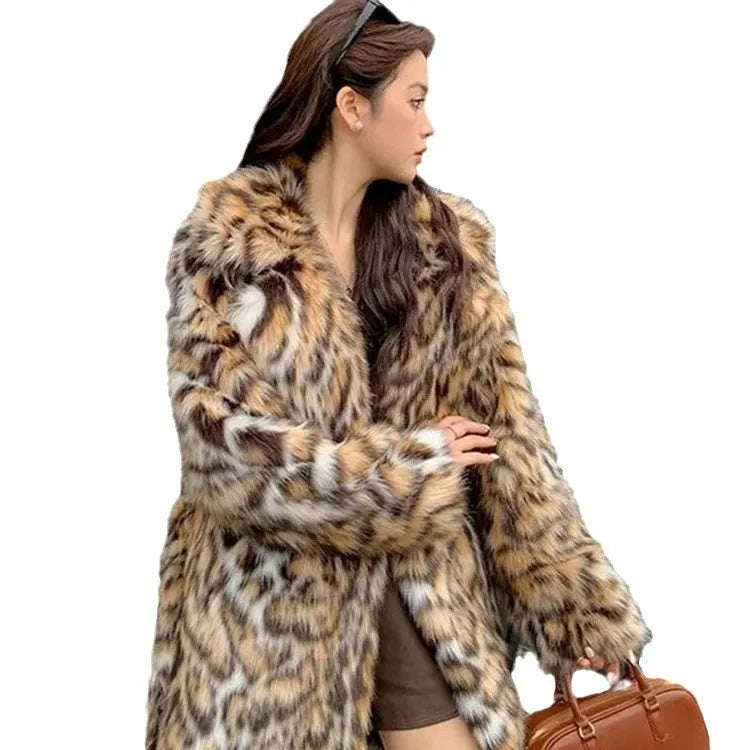 Women's faux fur coat with fox collar in mid-length and long styles for street fashion