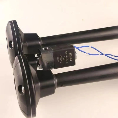Black dual trumpet air horn kit for 12V and 24V vehicle systems
