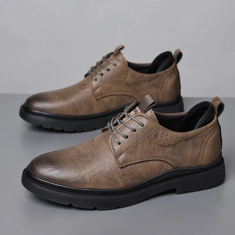 Men's black leather business shoes with rubber sole and decorative sewing lines on cowhide upper