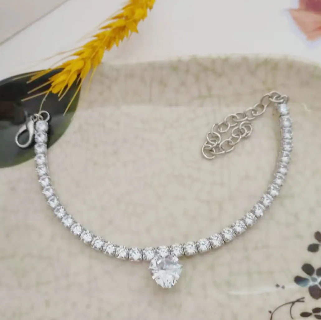Gold rhinestone heart-shaped decorative collar for dog with extension chain size adjustment