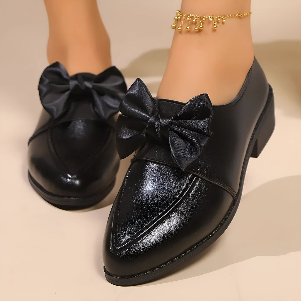 Women's British-style leather flats with bow decoration and rubber sole