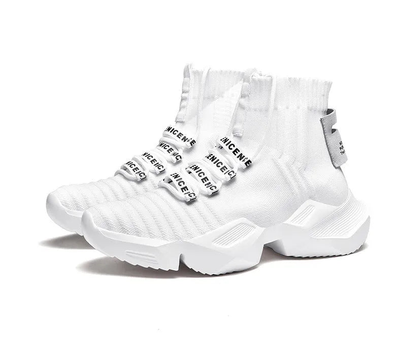 Men's black and white casual sports shoes with mesh lining, sizes 39-47