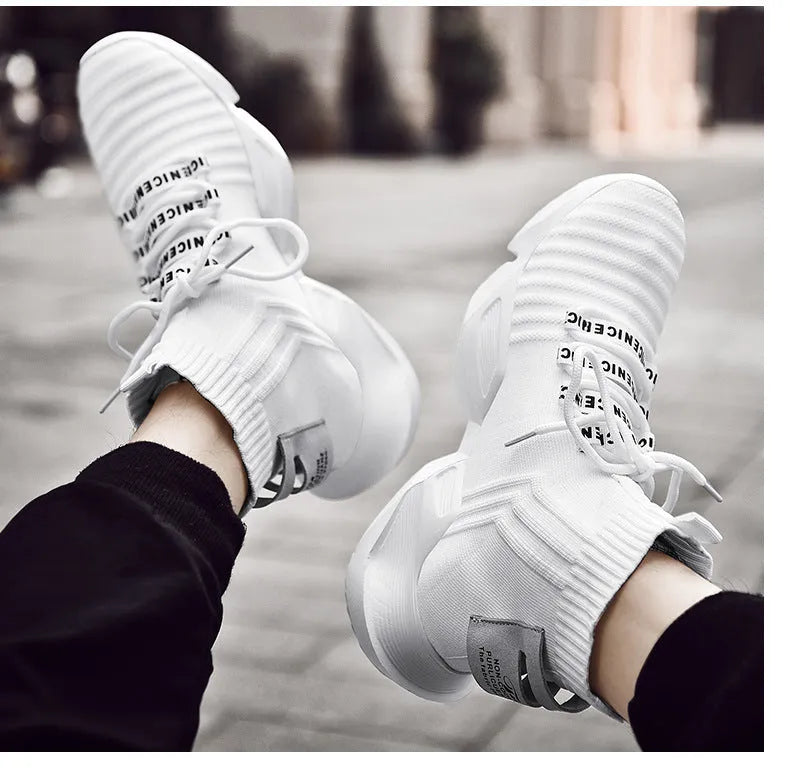 Men's black and white casual sports shoes with mesh lining, sizes 39-47