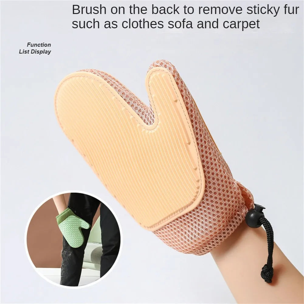 A right-handed pet grooming glove in dark blue, light green or yellow, made from mesh and TPR material.