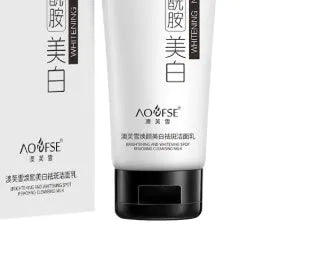 100ml tube of whitening facial cleanser for freckle removal and pore cleansing