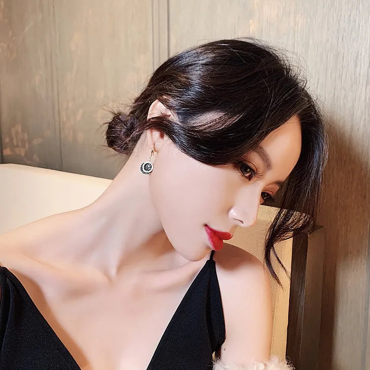 Black geometric round alloy drop earrings with 3.6cm length in retro Hong Kong style