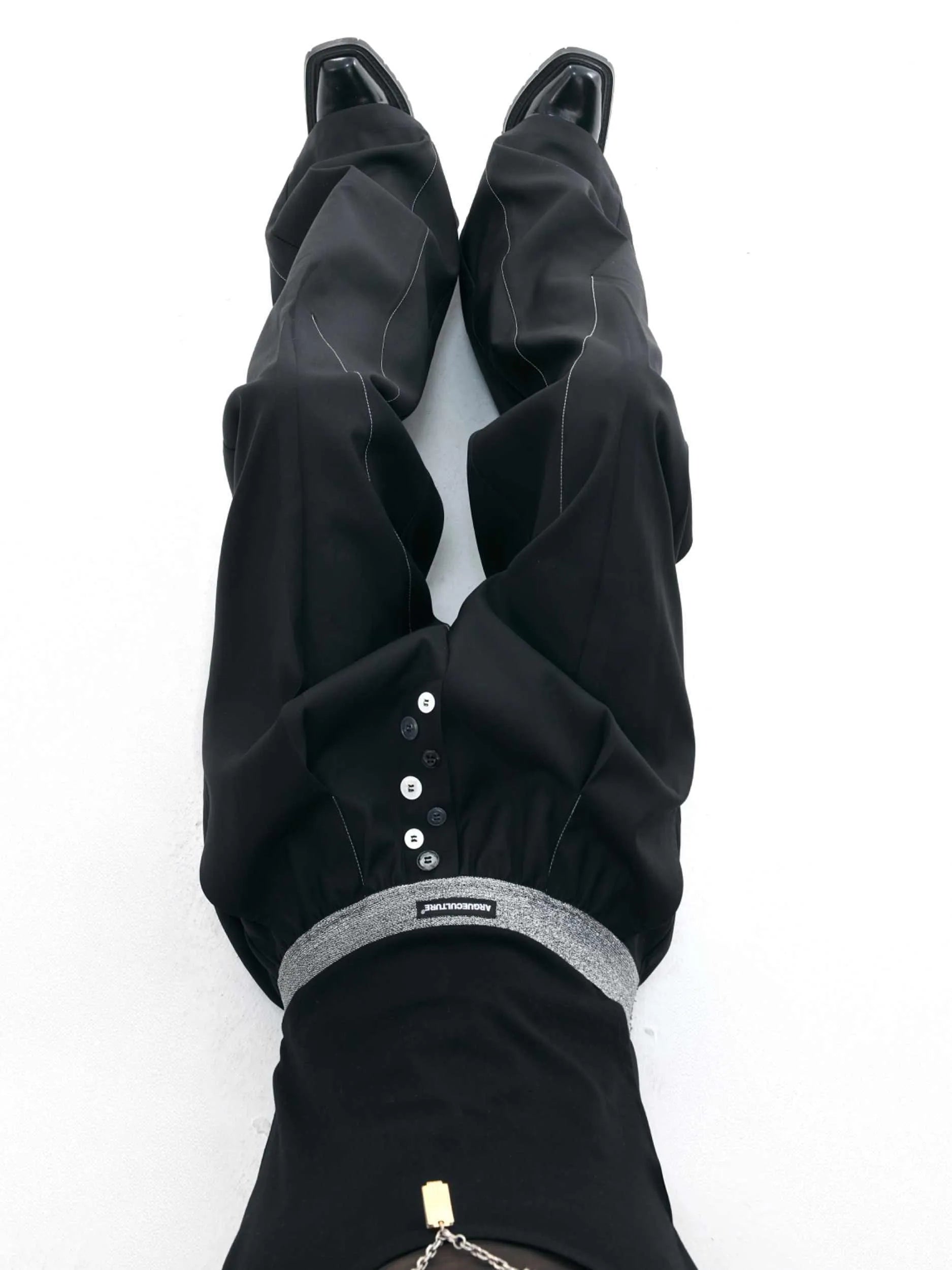 Drooping straight-leg suit pants with button open line design and high waist in black and grey colours