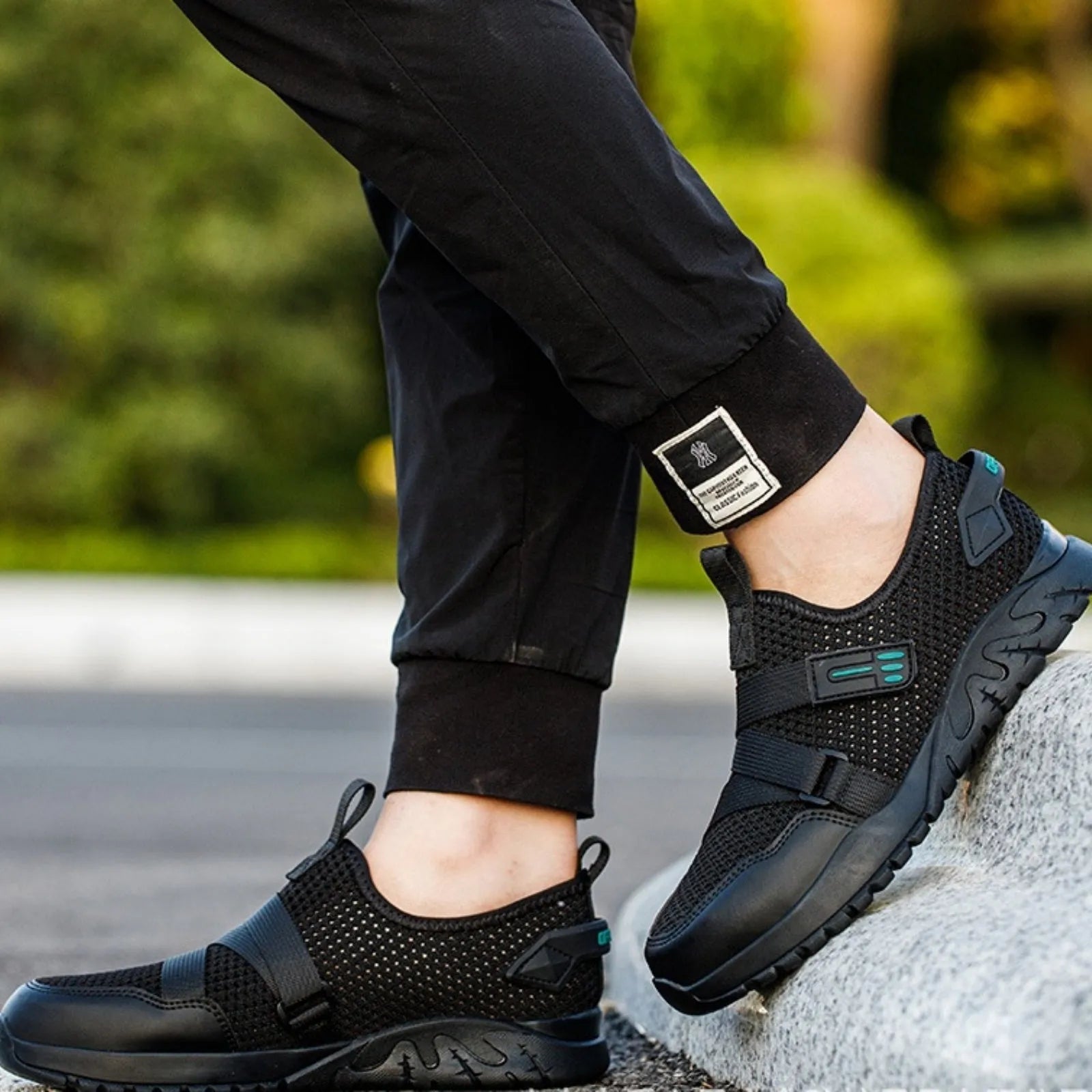 Grey work insulation safety shoes with anti-smash anti-puncture protection and rubber soles