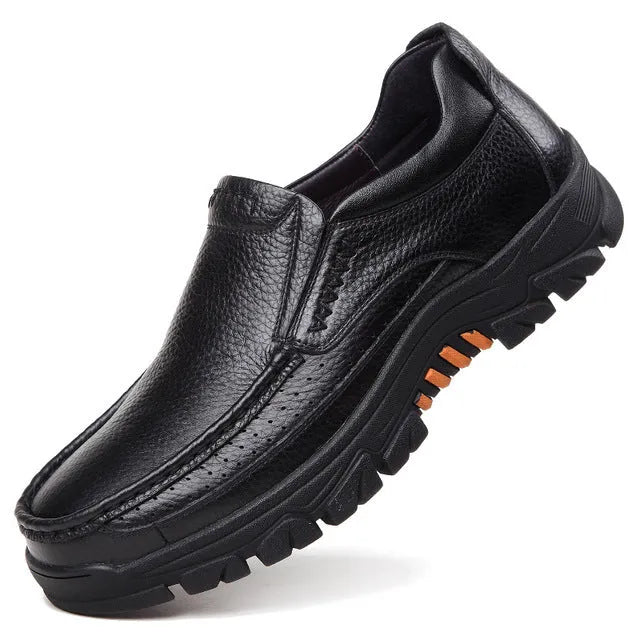 Men's business casual shoes in cowhide leather with rubber sole