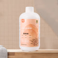 500ml bottle of antibacterial anti-mite pet shower gel with olive oil and shea butter
