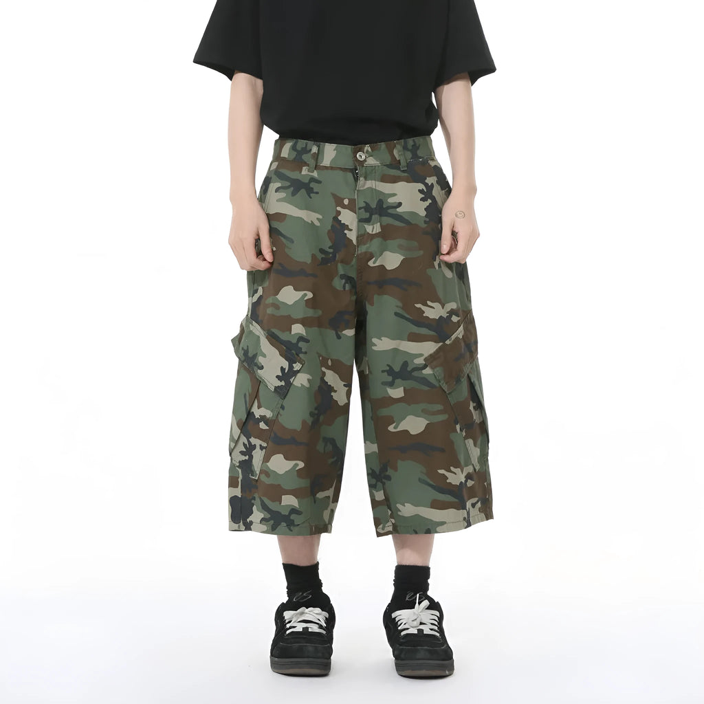 Men's cotton camouflage trousers with wide leg loose fit and side stitching detail