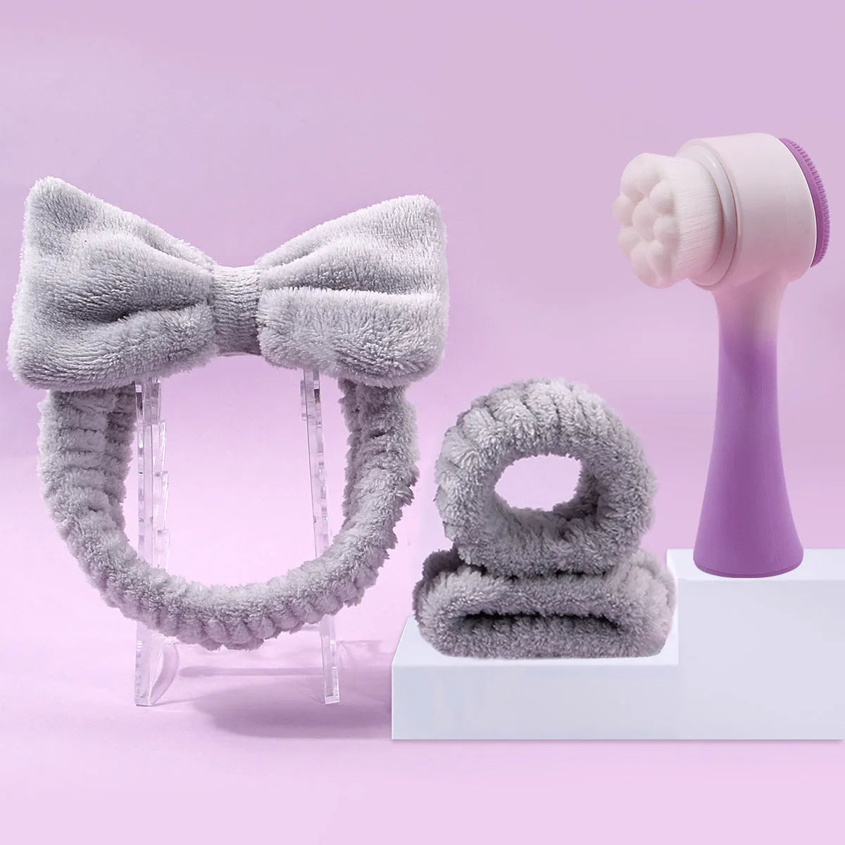 Facial brush set with keep dry hair band, plastic handle brush and four replacement brush heads