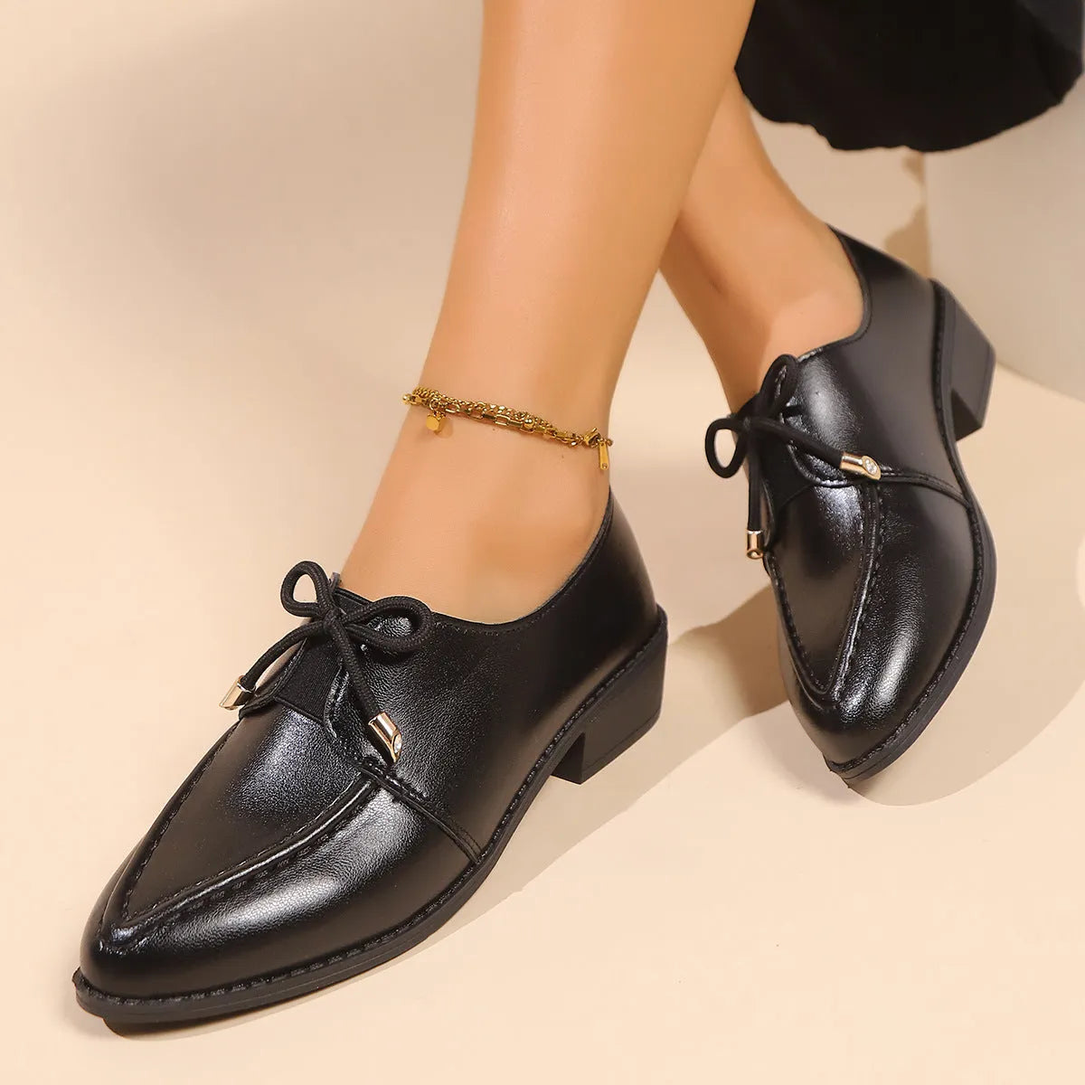 Women's British-style leather flats with bow decoration and rubber sole