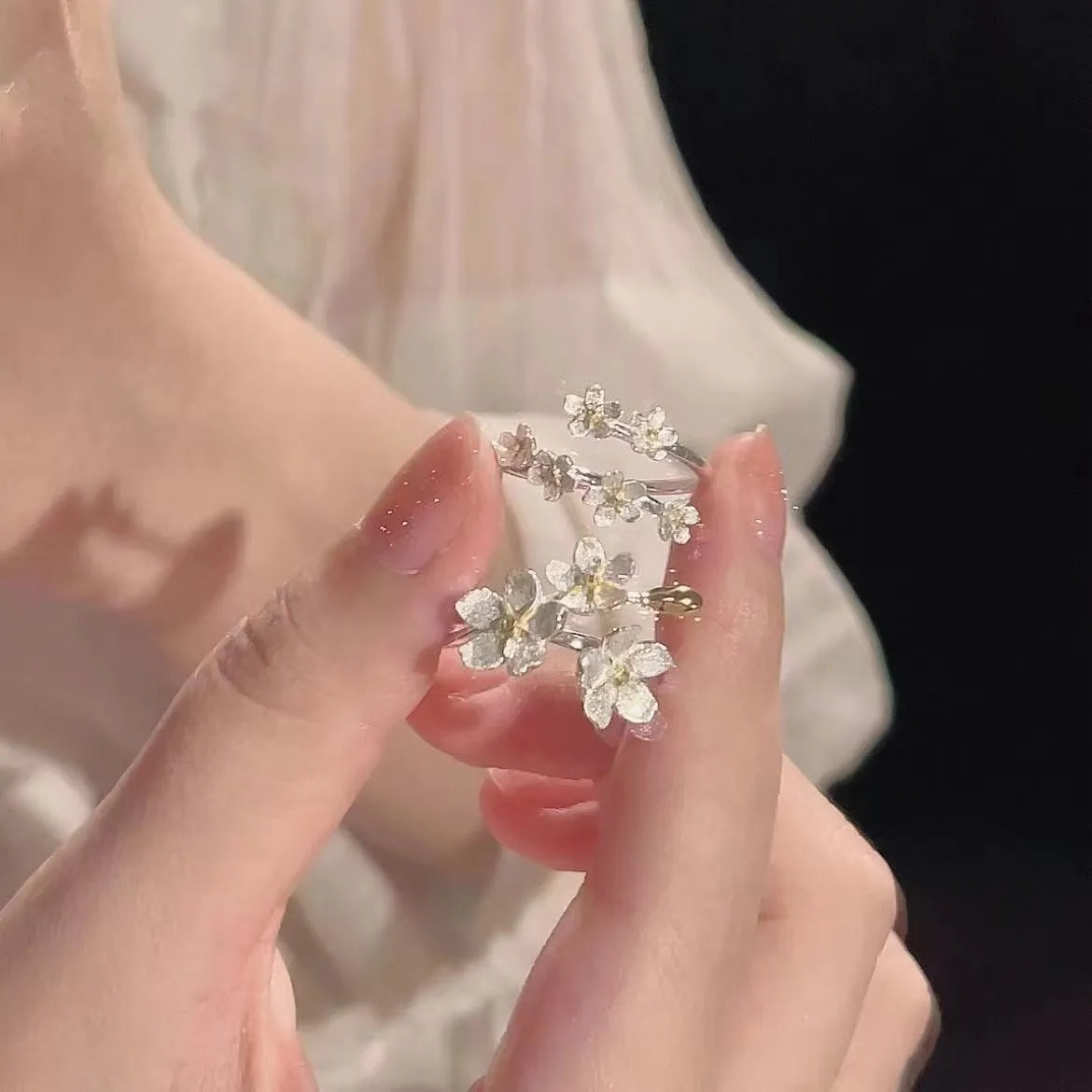 Three-dimensional jasmine flower ring with open mouth setting in zinc alloy