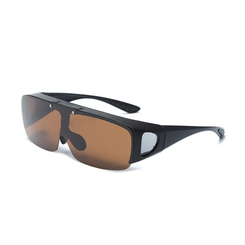 Polarised sunglasses with one-piece lens design for outdoor sports activities