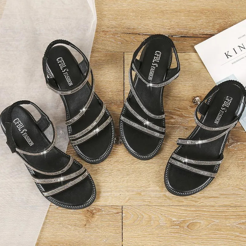 Korean-style women's sandals with rhinestone decoration in gold and silver colours with non-slip rubber soles