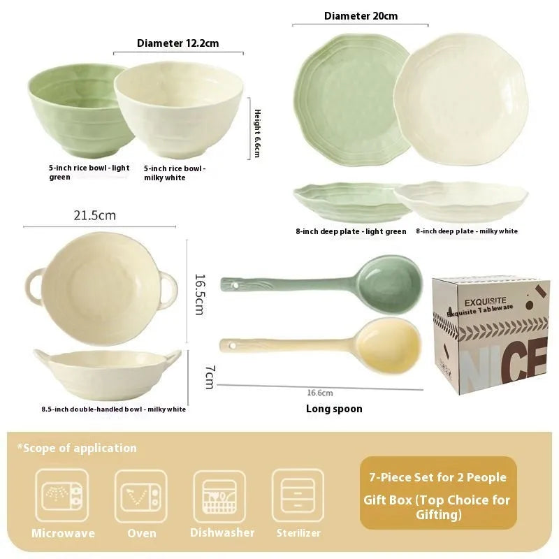 Solid colour modern ceramic tableware set of seven pieces in a gift box.