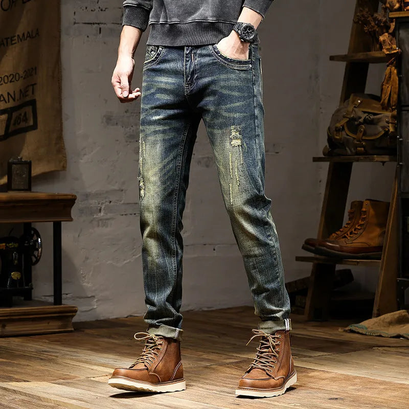 Men's stretch skinny jeans in retro colour with zip fly and cotton denim construction