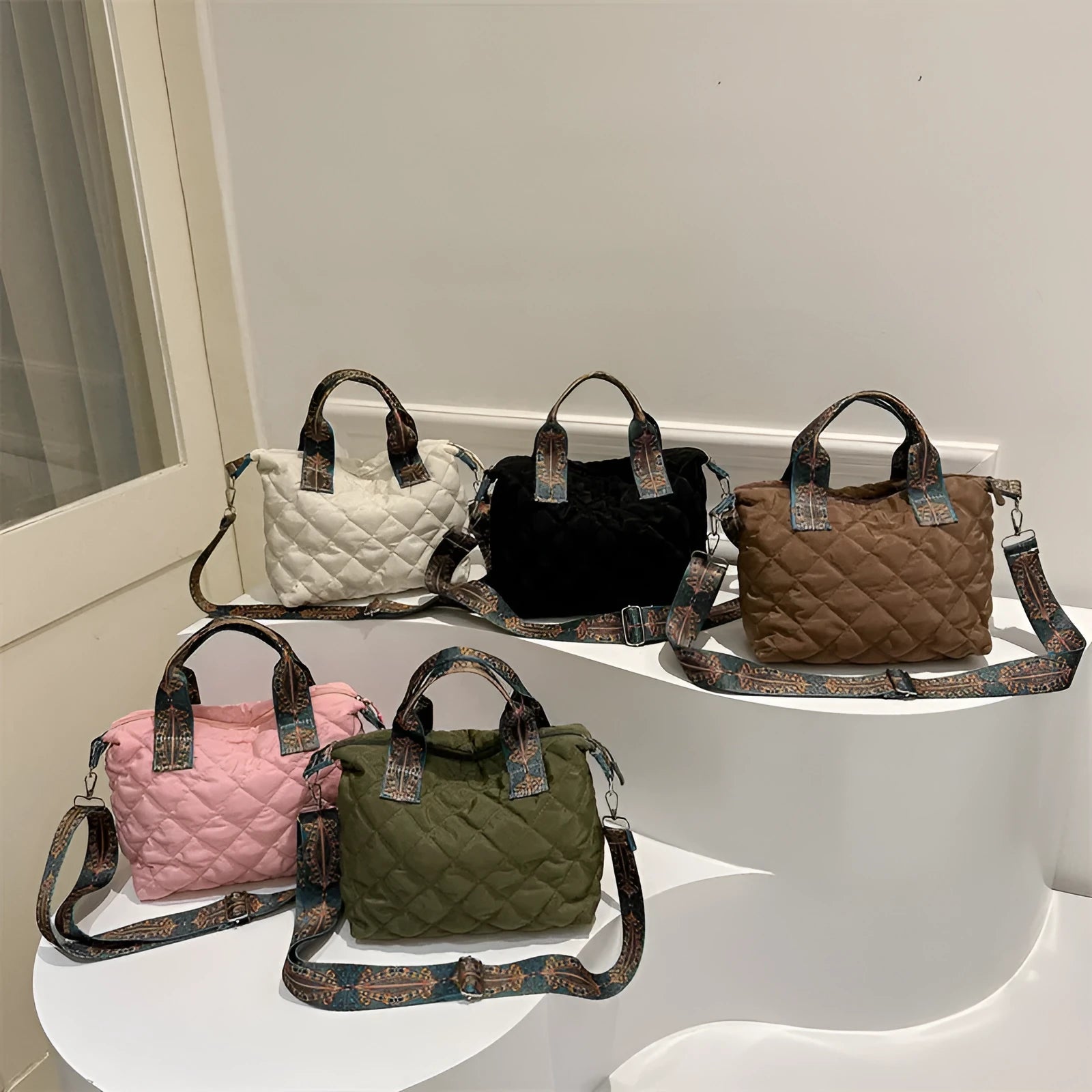 Simple urban shoulder messenger bag in Oxford cloth with embroidery diamond patterns