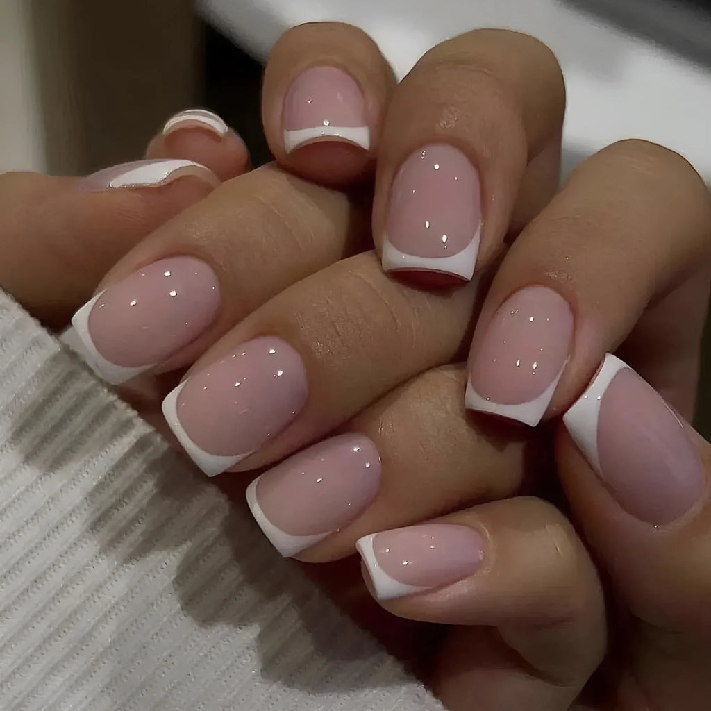 White fake nails with plaid pattern, 24 pieces per box ready for application