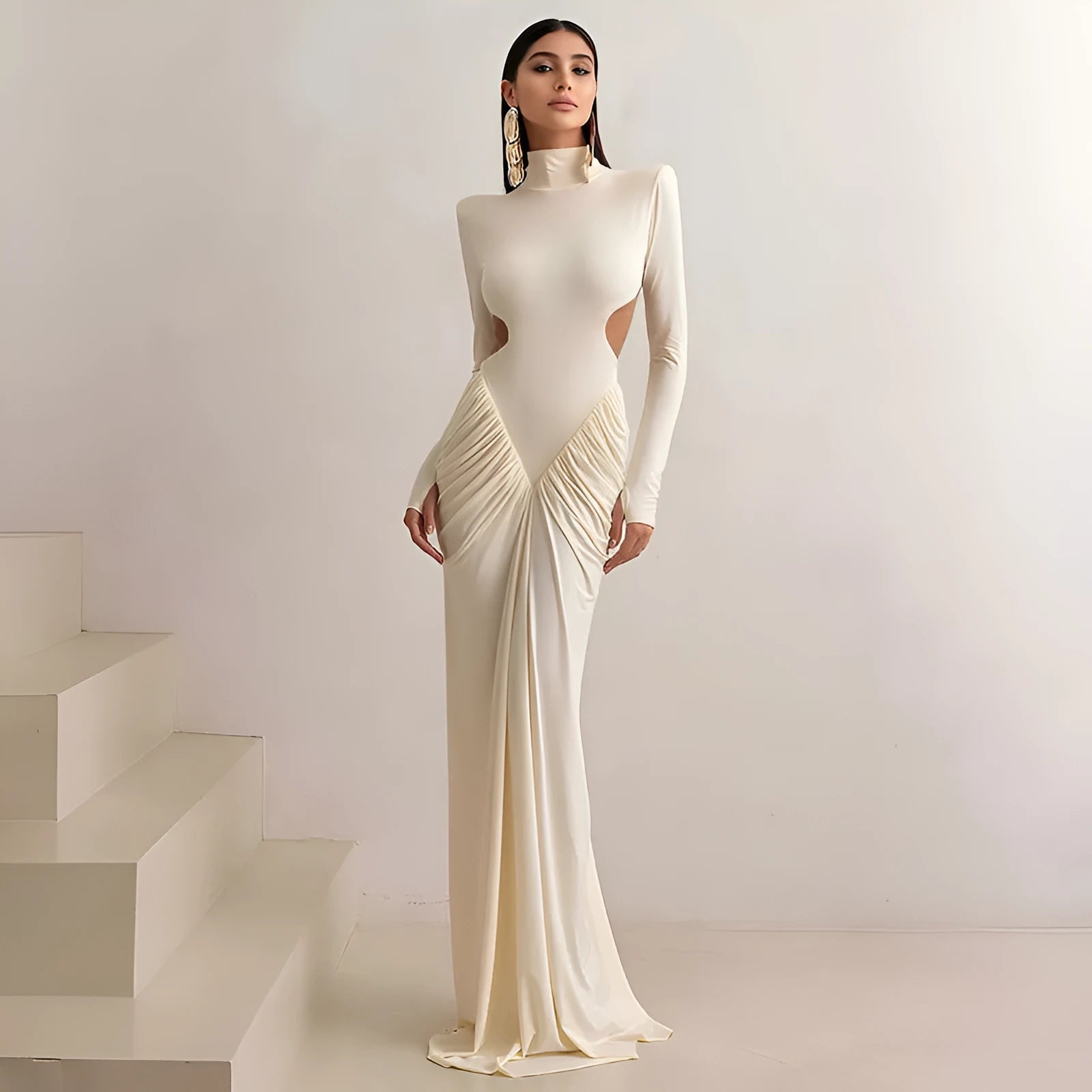 Women's backless pleated dress with high collar and long sleeves in slim fit Asian sizing
