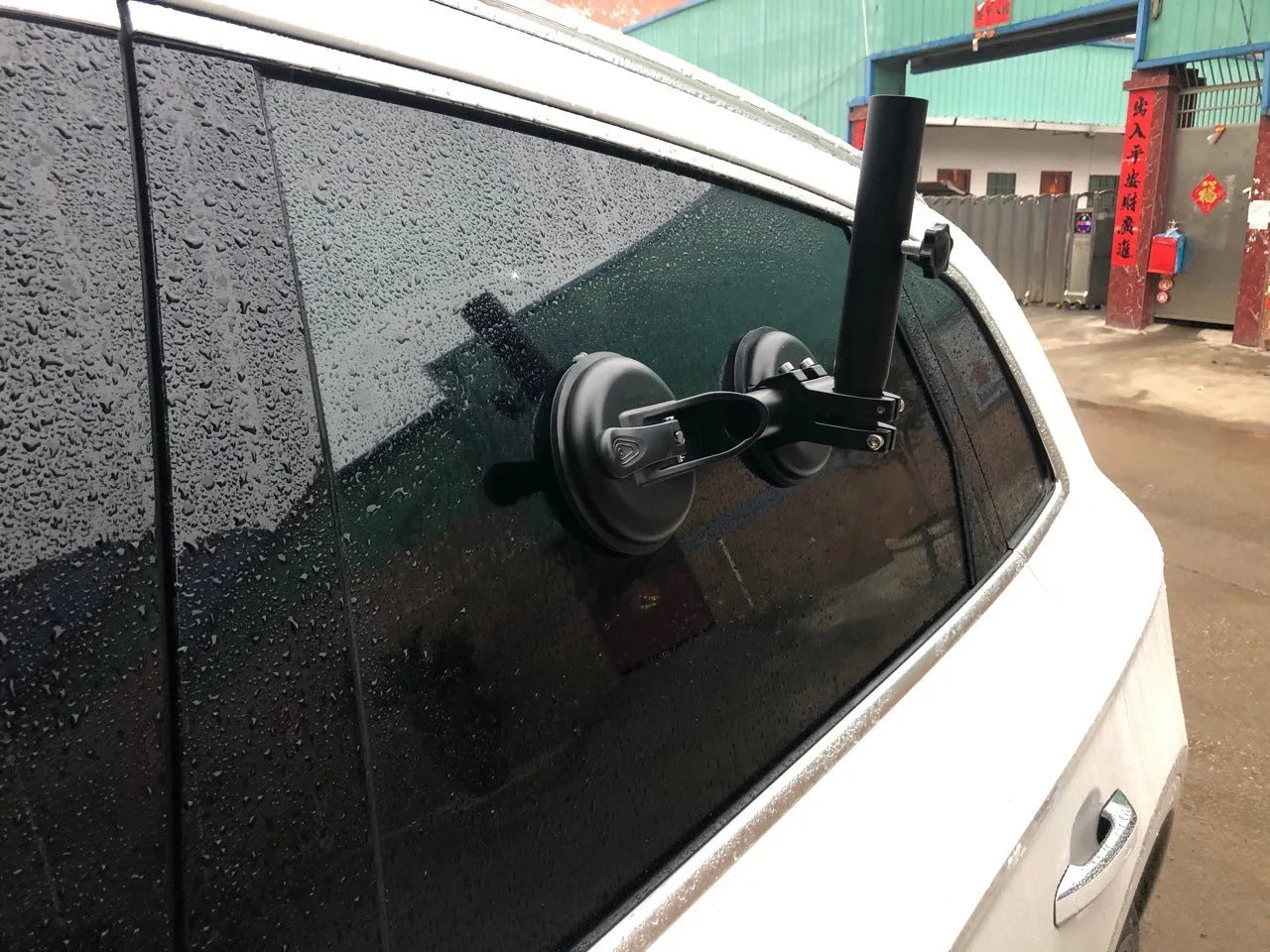 Black off-road car sucker mount with round rubber disc for windscreen flag attachment