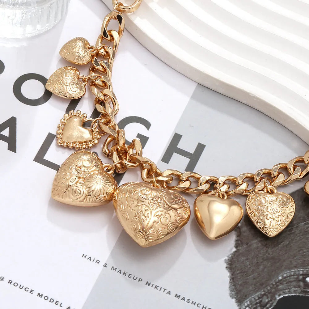 Women's adjustable carved heart pendant necklace with exaggerated design and dripping oil finish