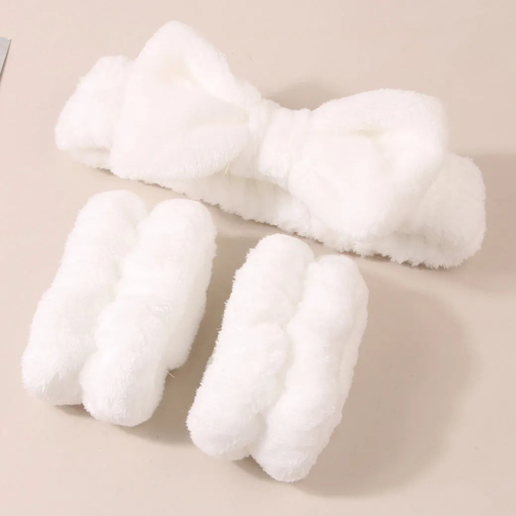 Facial brush set with keep dry hair band, plastic handle brush and four replacement brush heads