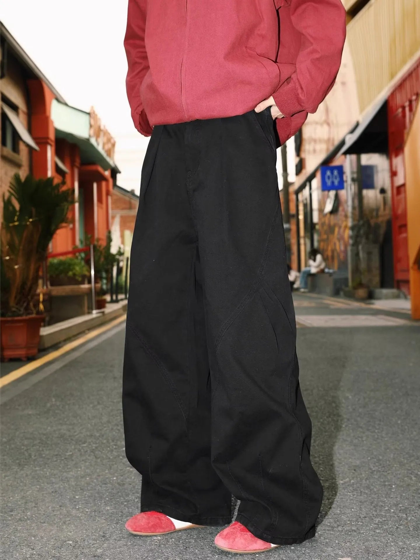 Men's pleated straight-leg trousers in loose fit showing Black, Brown and Apricot colour options