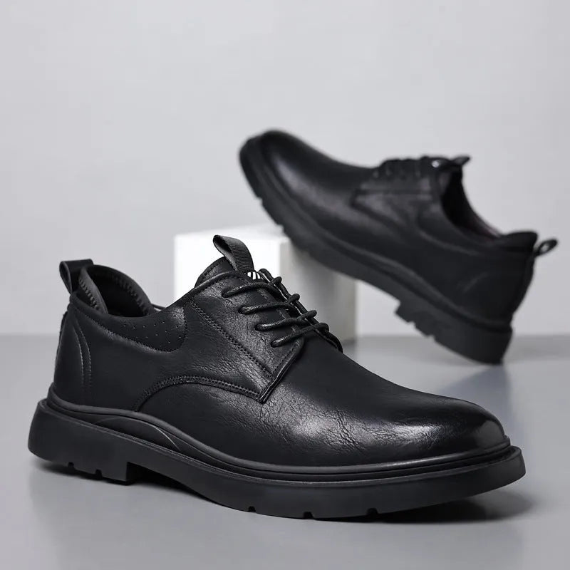 Men's black leather business shoes with rubber sole and decorative sewing lines on cowhide upper