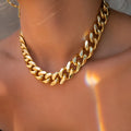 Gold women's thick chain necklace with 32cm length and 6cm pendant