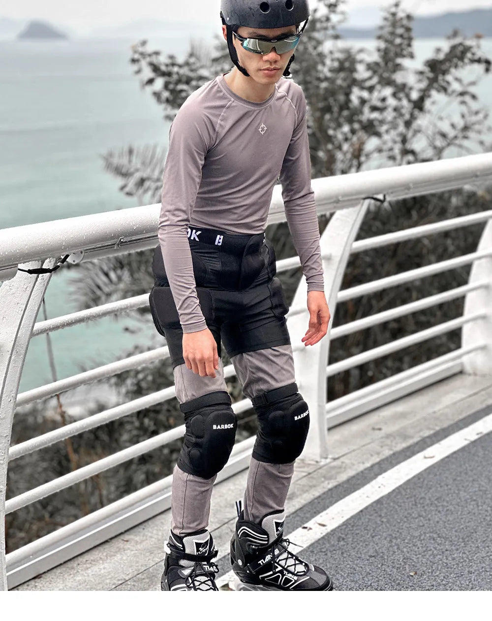 Black hip pad protection pants with NBR padding for roller skating and skateboard safety