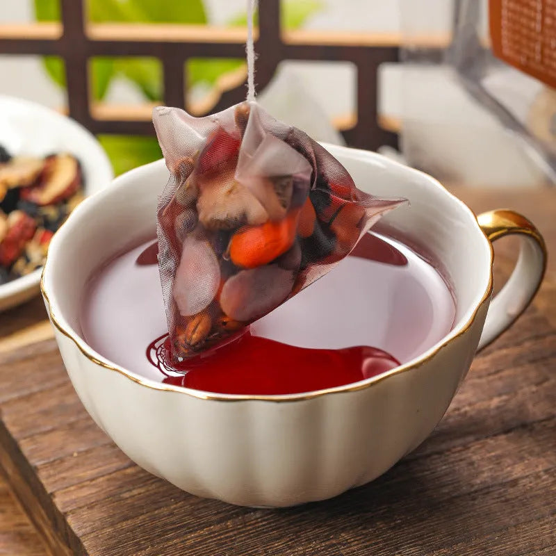 Pack of Ginseng Black Wolfberry Tea showing 40 individual tea sachets, total weight 200g.