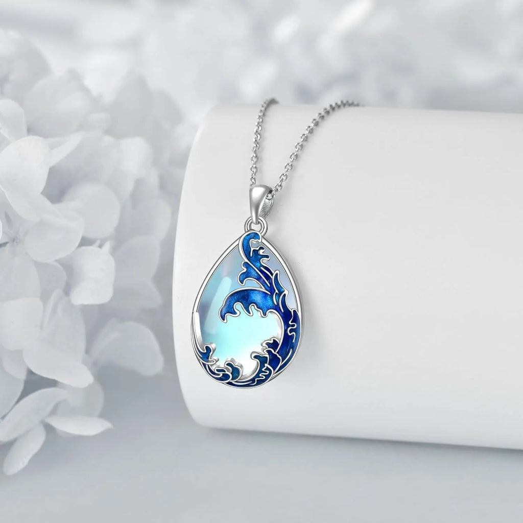 Blue heart-shaped alloy pendant on a chain, a HAILANG women's necklace.