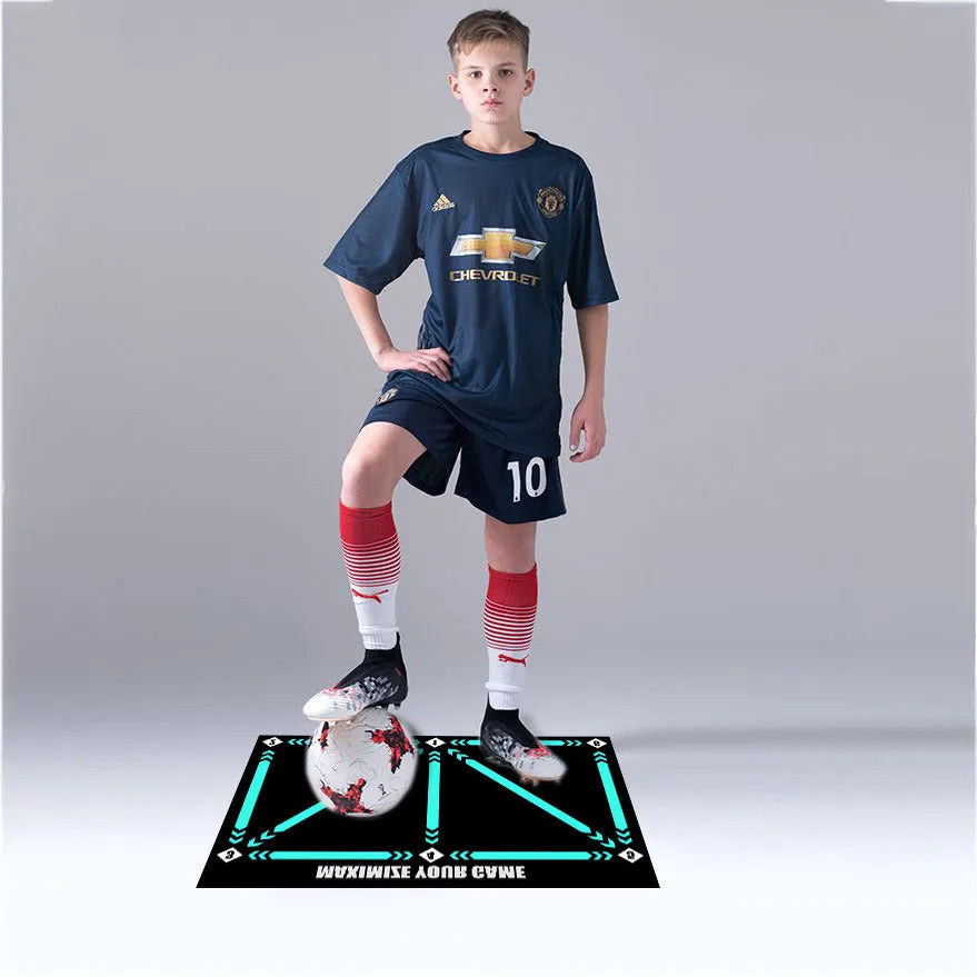 Indoor football skill lifting practice mat in cushion colour, made of rubber.