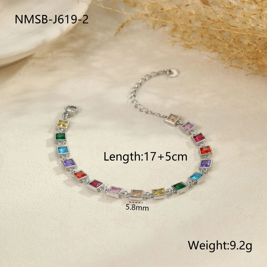 Women's geometric stainless steel bracelet with 18K electroplated gold or silver finish