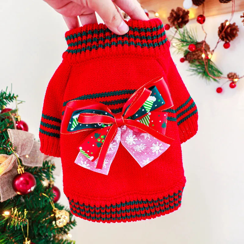 Christmas pet sweater for dogs and cats in festive holiday colours with Merry Christmas design