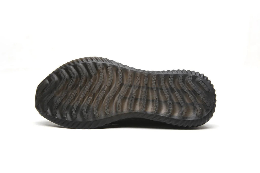 Work safety shoes with steel toe cap in black colour showing low-cut EVA construction