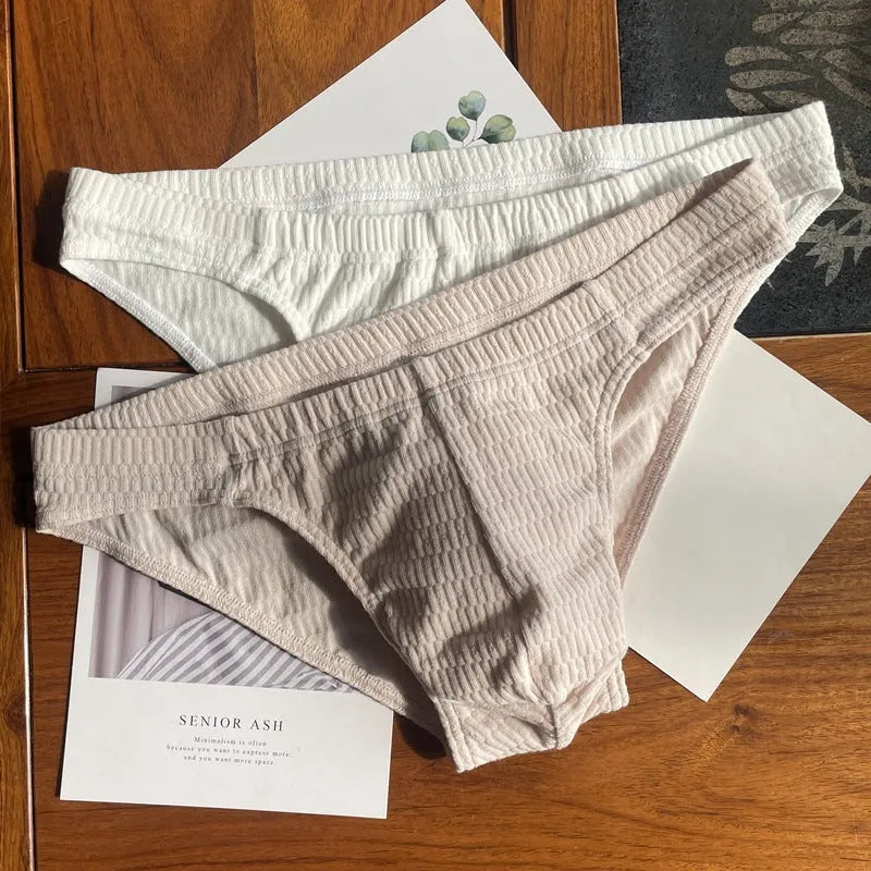 Men's solid colour cotton triangle underwear briefs in mid-waist design with body shaping fit