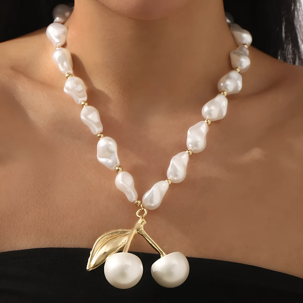 Women's adjustable geometric cherry fruit pearl necklace in gold or white K colour