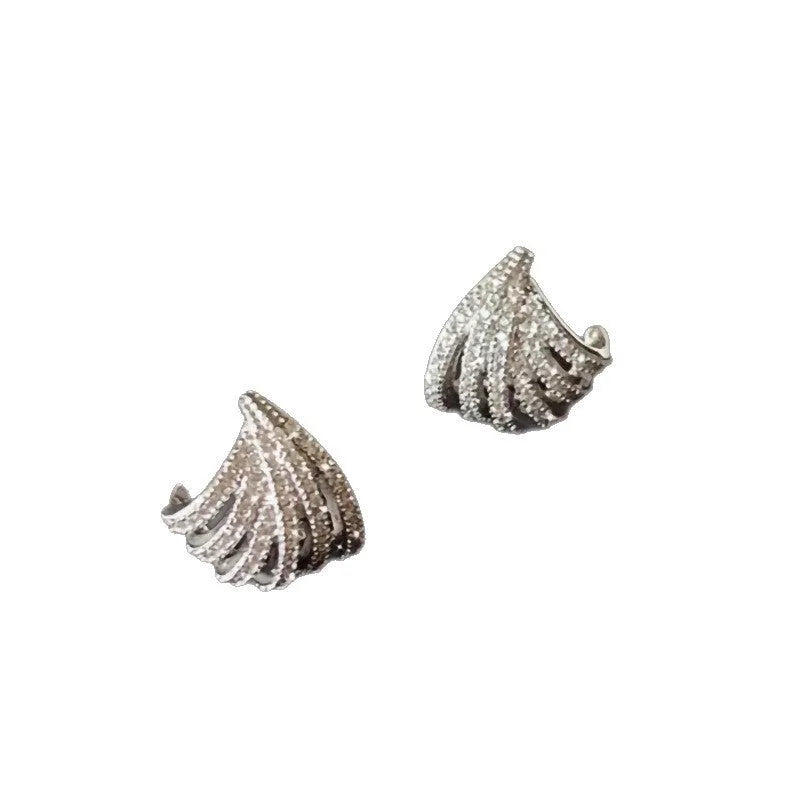 Geometric zircon earrings with platinum colour finish and versatile line patterns in European and American style