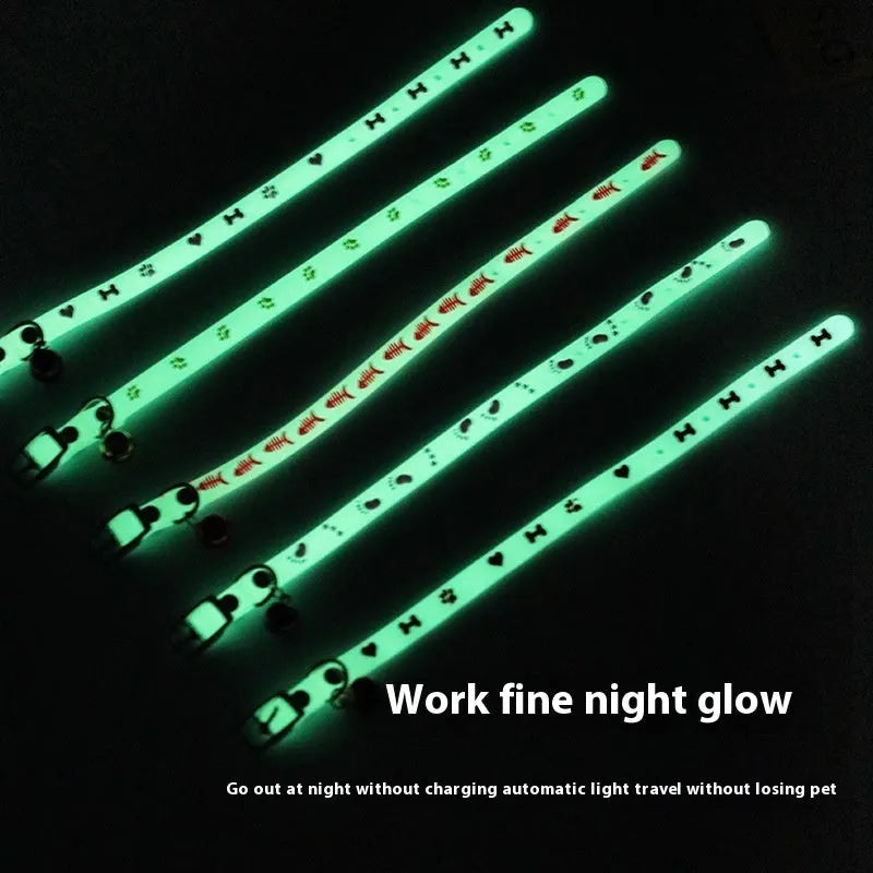 Luminous adjustable cat collar with silicone chain and metal bell in various decorative styles